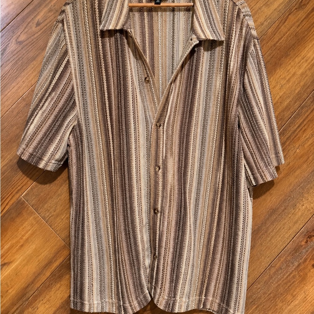 H&M Men's Short-Sleeve Button-Down Shirt in Brown and Cream Stripes